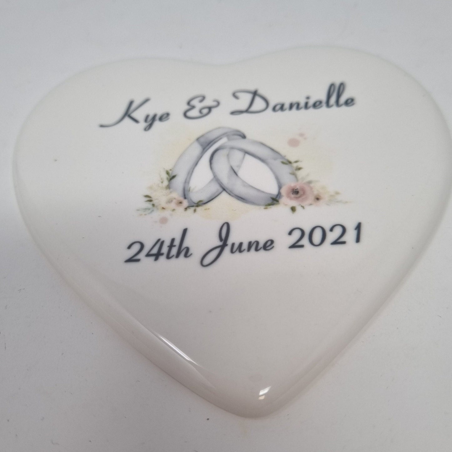 Wedding Heart Ornament, Personalised Wedding Keepsake, Wedding Gift, Mr & Mrs Gift, Wedding Table Decor