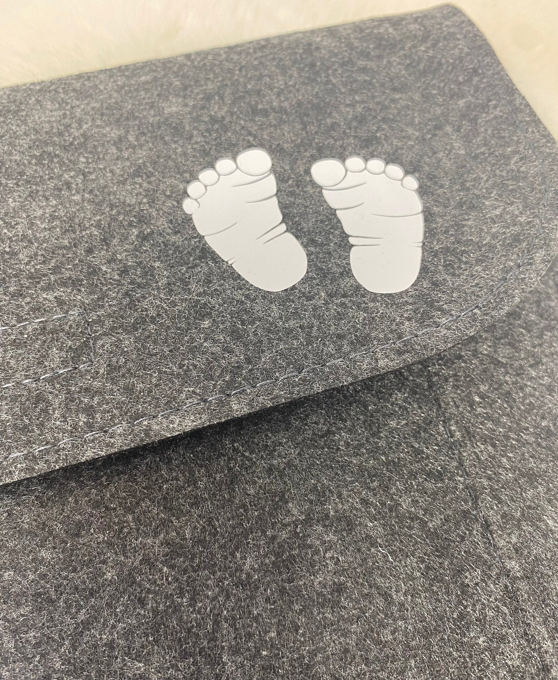 Personalised pregnancy folder