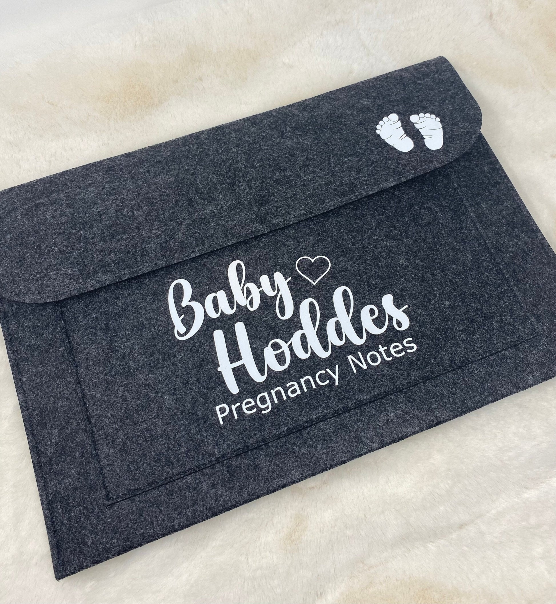 Personalised pregnancy folder